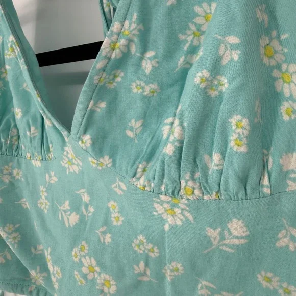 AMERICAN EAGLE TEAL FLORAL CROPPED HALTER TOP MEDIUM NWT - Picture 2 of 6